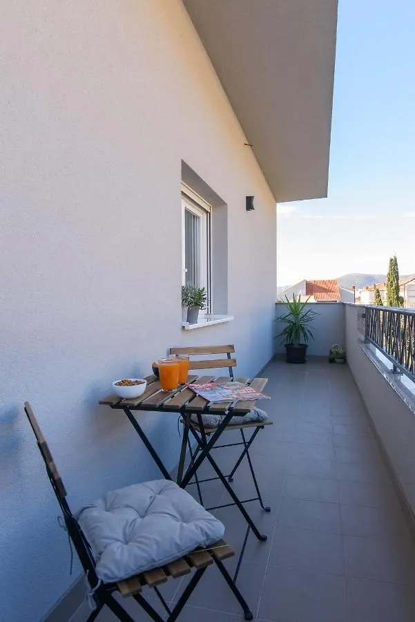 Batinic Apartments 0*, Kastela Croatia