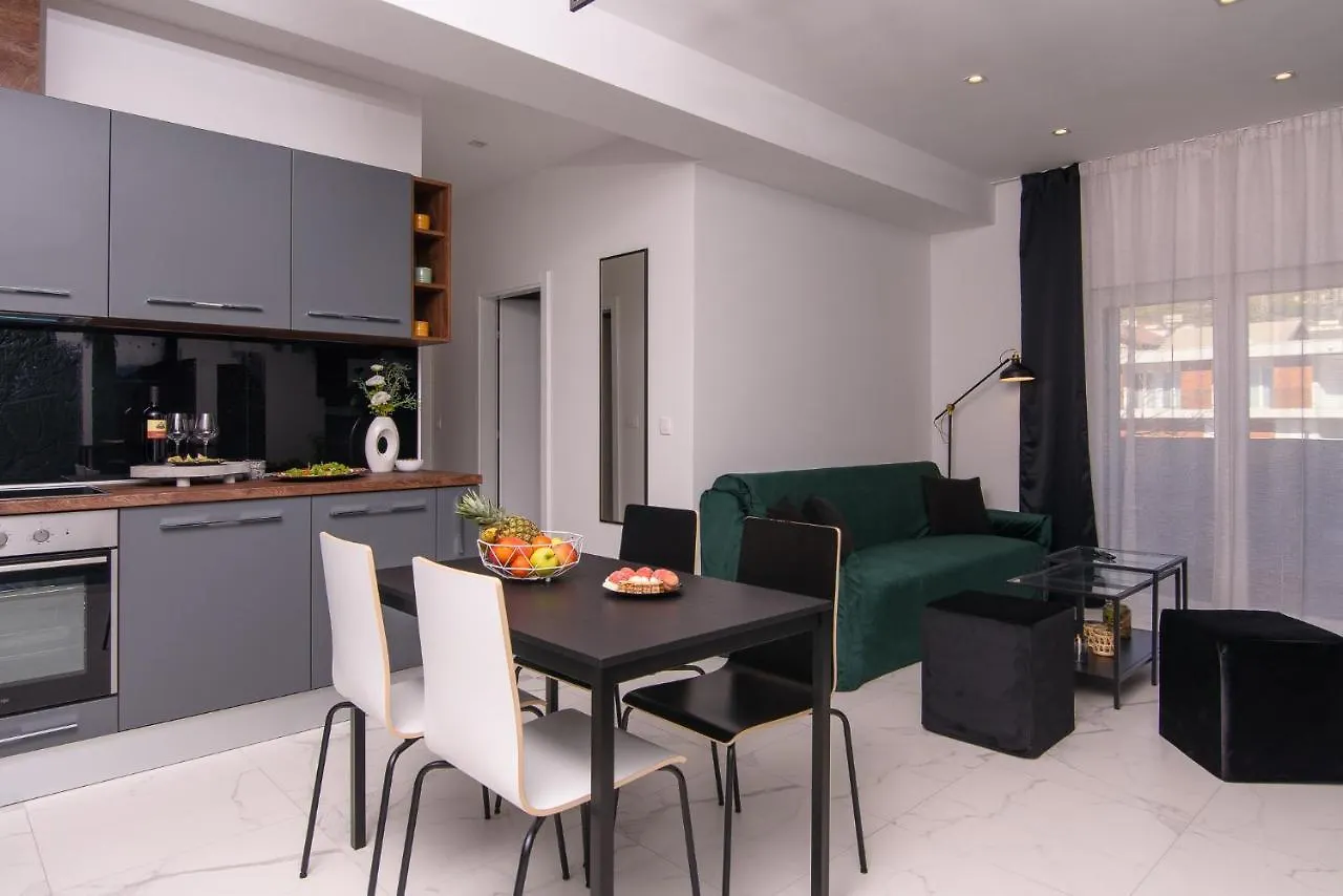 Batinic Apartments 0*, Kastela Croatia